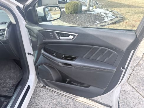 Used 2016 Ford Edge Sport w/ Technology Package image 16