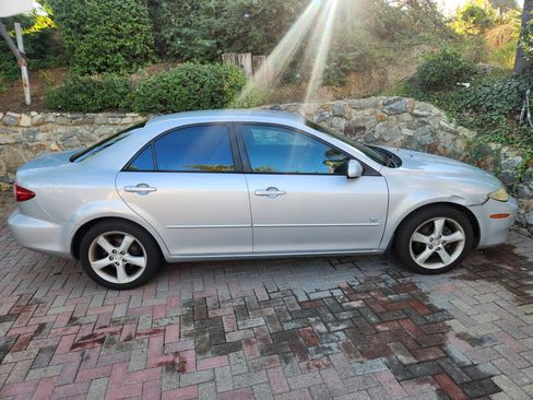 Used 2004 MAZDA MAZDA6 s image 9