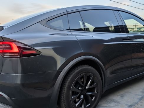 Used 2022 Tesla Model X image 6