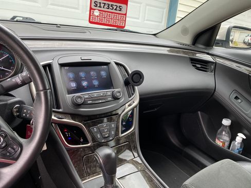 Used 2015 Buick LaCrosse FWD image 9