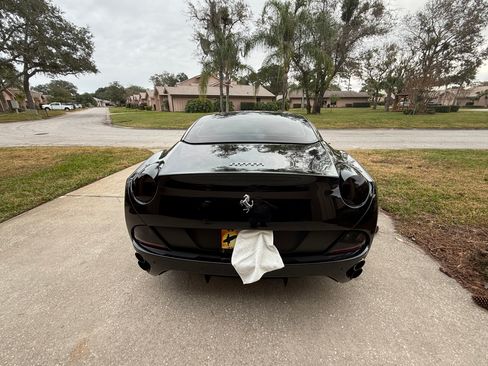 Used 2011 Ferrari California image 5