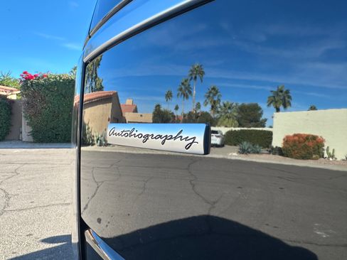 Used 2016 Land Rover Range Rover Autobiography image 18