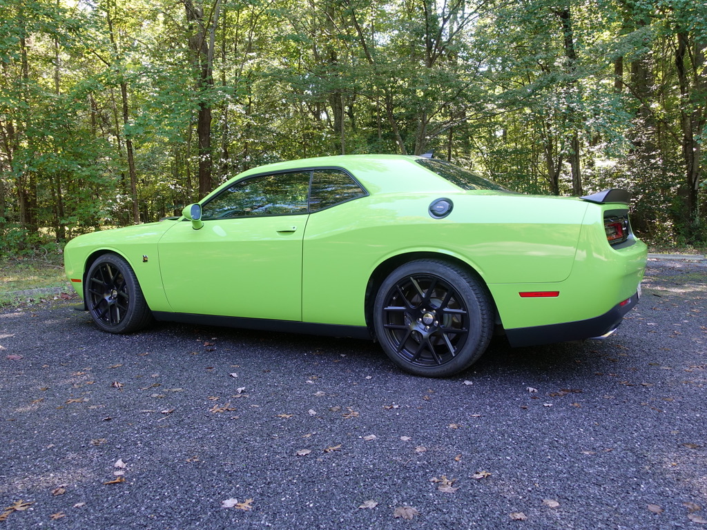 Used 2015 Dodge Challenger R/T Scat Pack RWD image 14