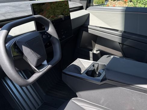 Used 2024 Tesla Cybertruck Cyberbeast AWD/4WD image 9