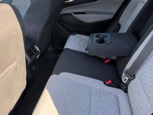 Used 2019 Chevrolet Equinox LS FWD image 16