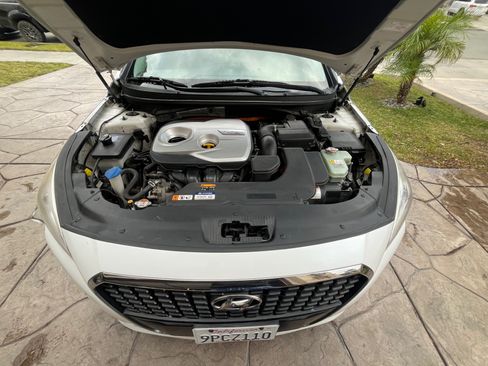 Used 2016 Hyundai Sonata Limited image 16