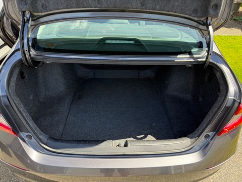 Used 2018 Honda Accord EX-L image 9