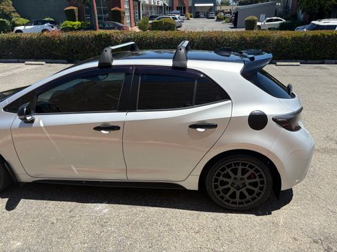 Used 2020 Toyota Corolla SE FWD image 2