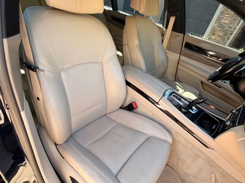 Used 2014 BMW 750Li image 11