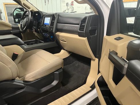 Used 2020 Ford F250 XLT w/ XLT Premium Package image 8