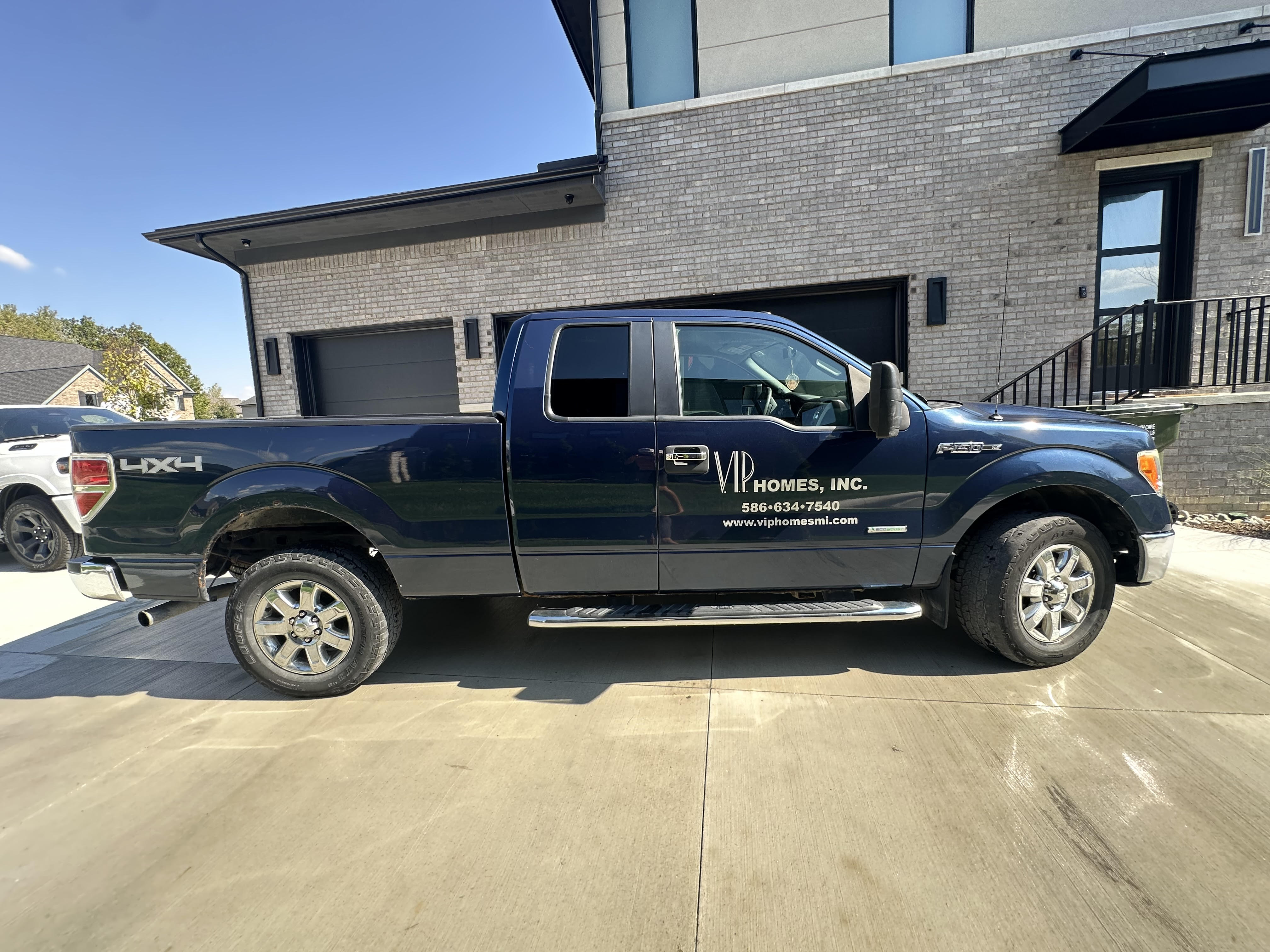 Used 2013 Ford F150 XLT w/ Luxury Equipment Group AWD/4WD image 2