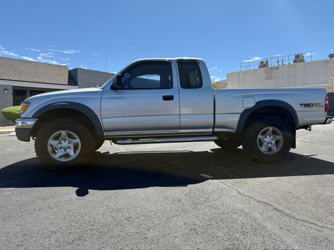 Used 2003 Toyota Tacoma 4x4 Xtracab V6 w/ Convenience Pkg image 5