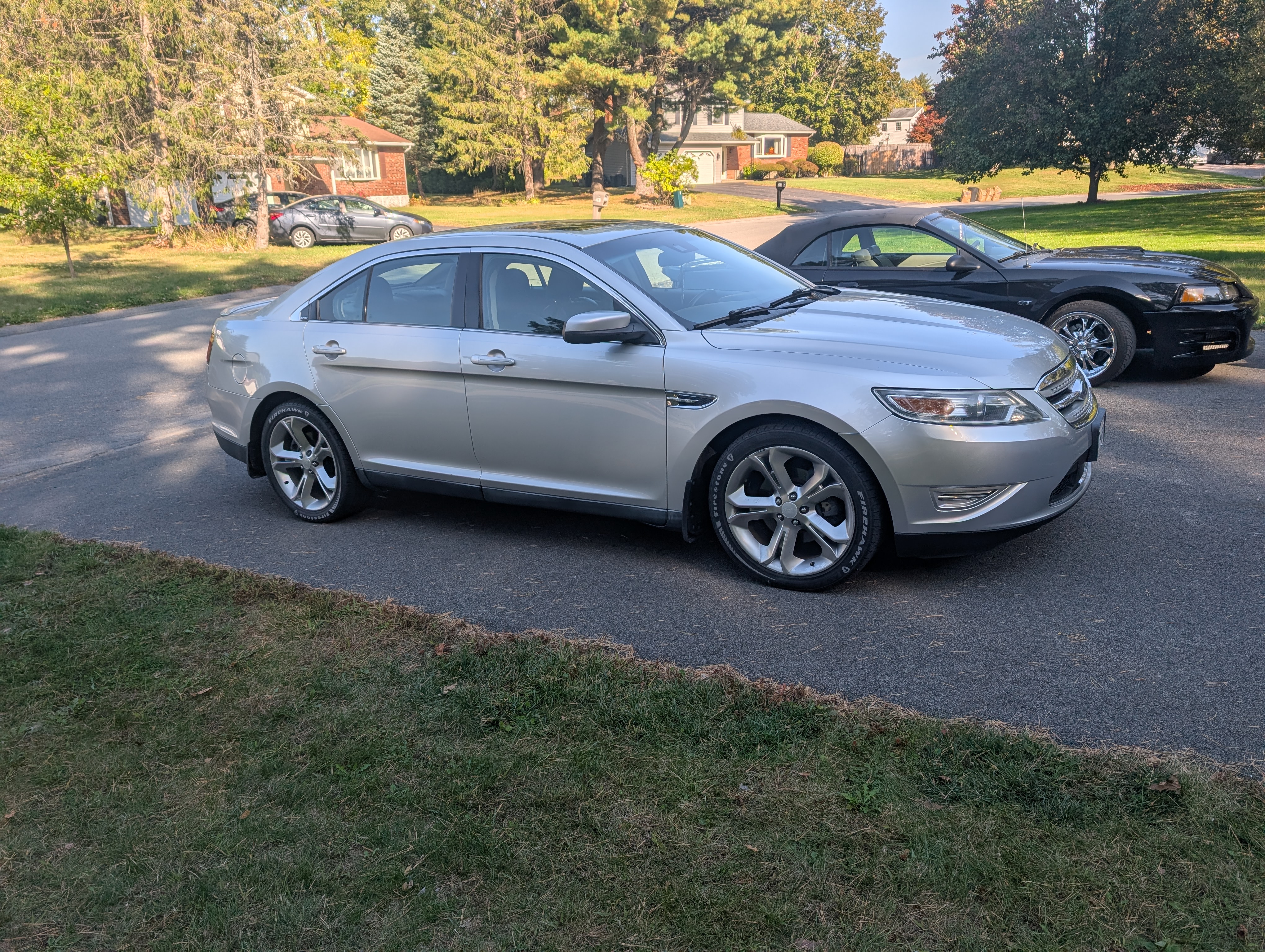 Used 2010 Ford Taurus SHO AWD/4WD image 5