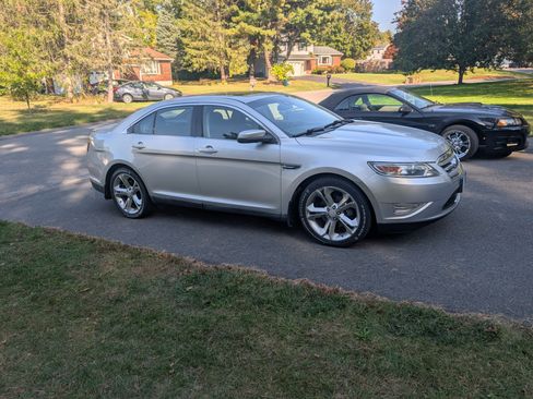 Used 2010 Ford Taurus SHO AWD/4WD image 5