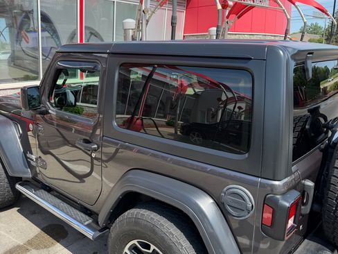 Used 2018 Jeep Wrangler Sport AWD/4WD image 6