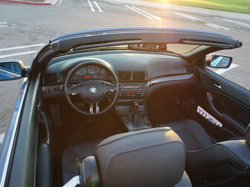 Used 2004 BMW 325Ci Convertible image 12