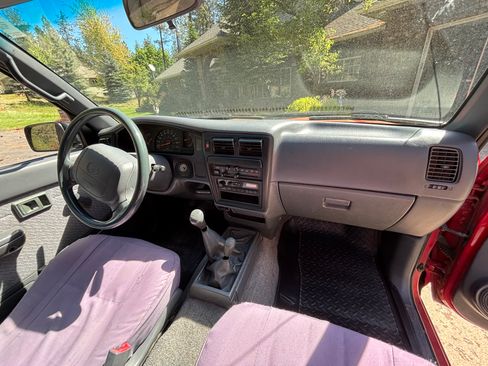Used 1995 Toyota Tacoma 4x4 Regular Cab image 6