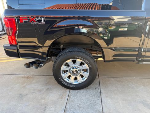 Used 2019 Ford F250 Platinum w/ Platinum Ultimate Package image 6