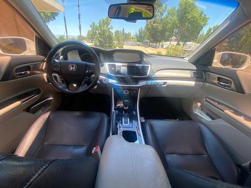 Used 2014 Honda Accord Plug-In Sedan image 4