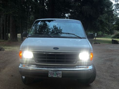 Used 1995 Ford E-350 and Econoline 350 Club Wagon RWD image 5