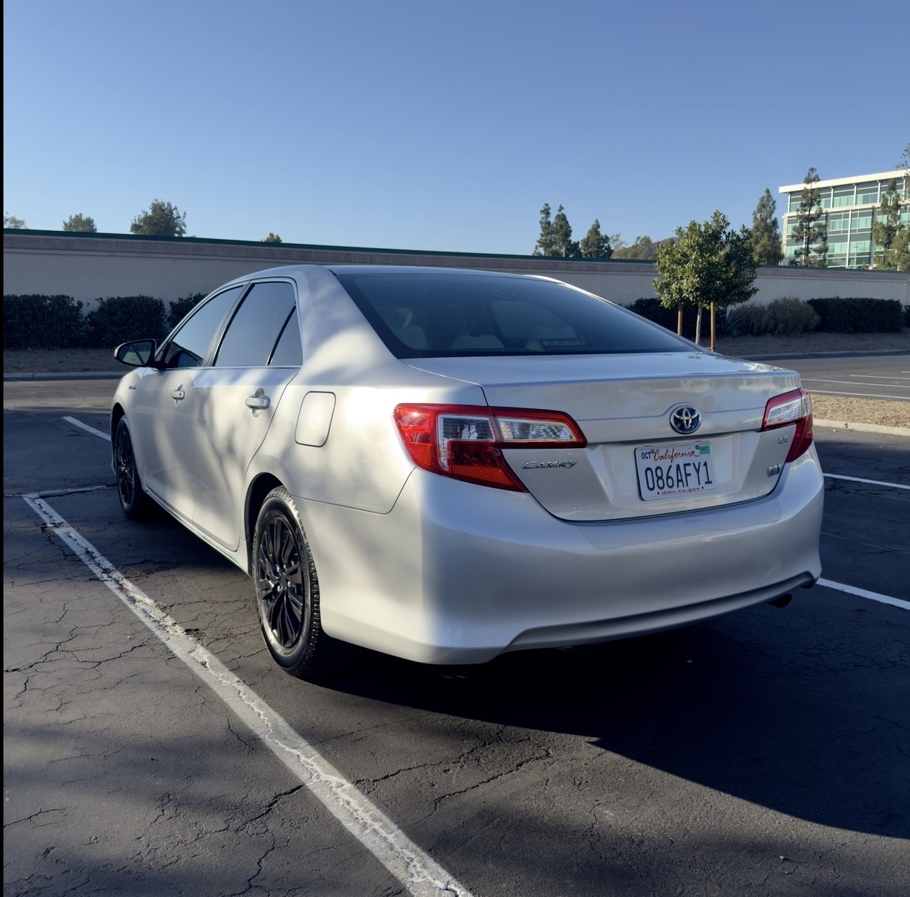 Used 2014 Toyota Camry LE FWD image 10
