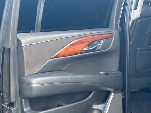 Used 2015 Cadillac Escalade ESV Premium image 13