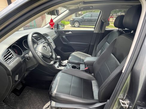 Used 2020 Volkswagen Tiguan SEL AWD/4WD image 6