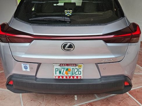 Used 2023 Lexus UX 250h FWD w/ Premium Package image 4