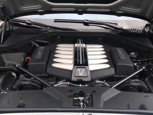 Used 2018 Rolls-Royce Wraith RWD image 18
