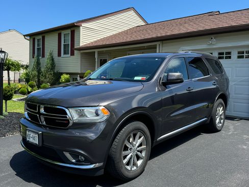 Used 2017 Dodge Durango SXT w/ Quick Order Package 23B AWD/4WD image 1