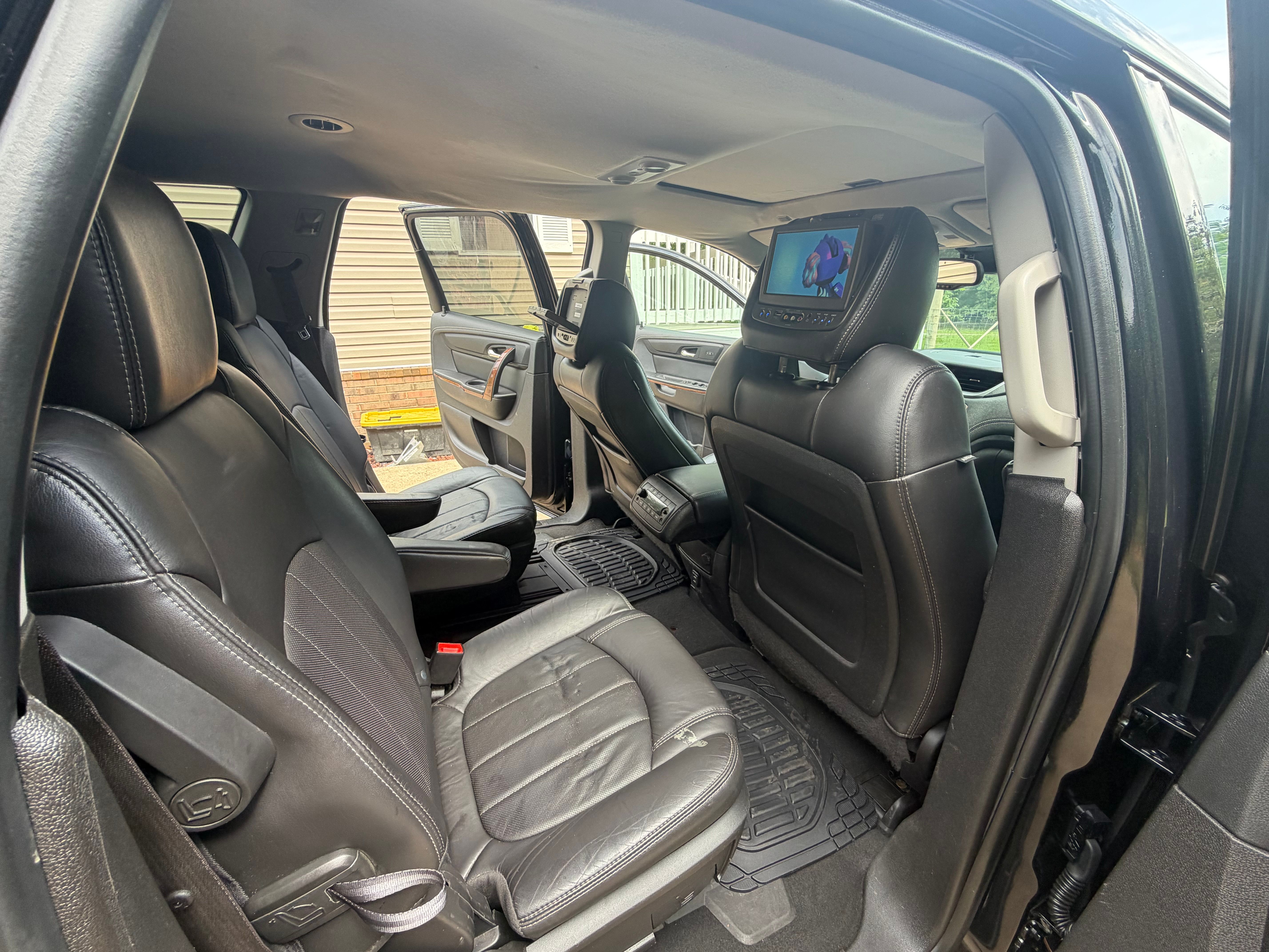 Used 2014 Chevrolet Traverse LTZ w/ LPO, 'HIT The Road' Package AWD/4WD image 10