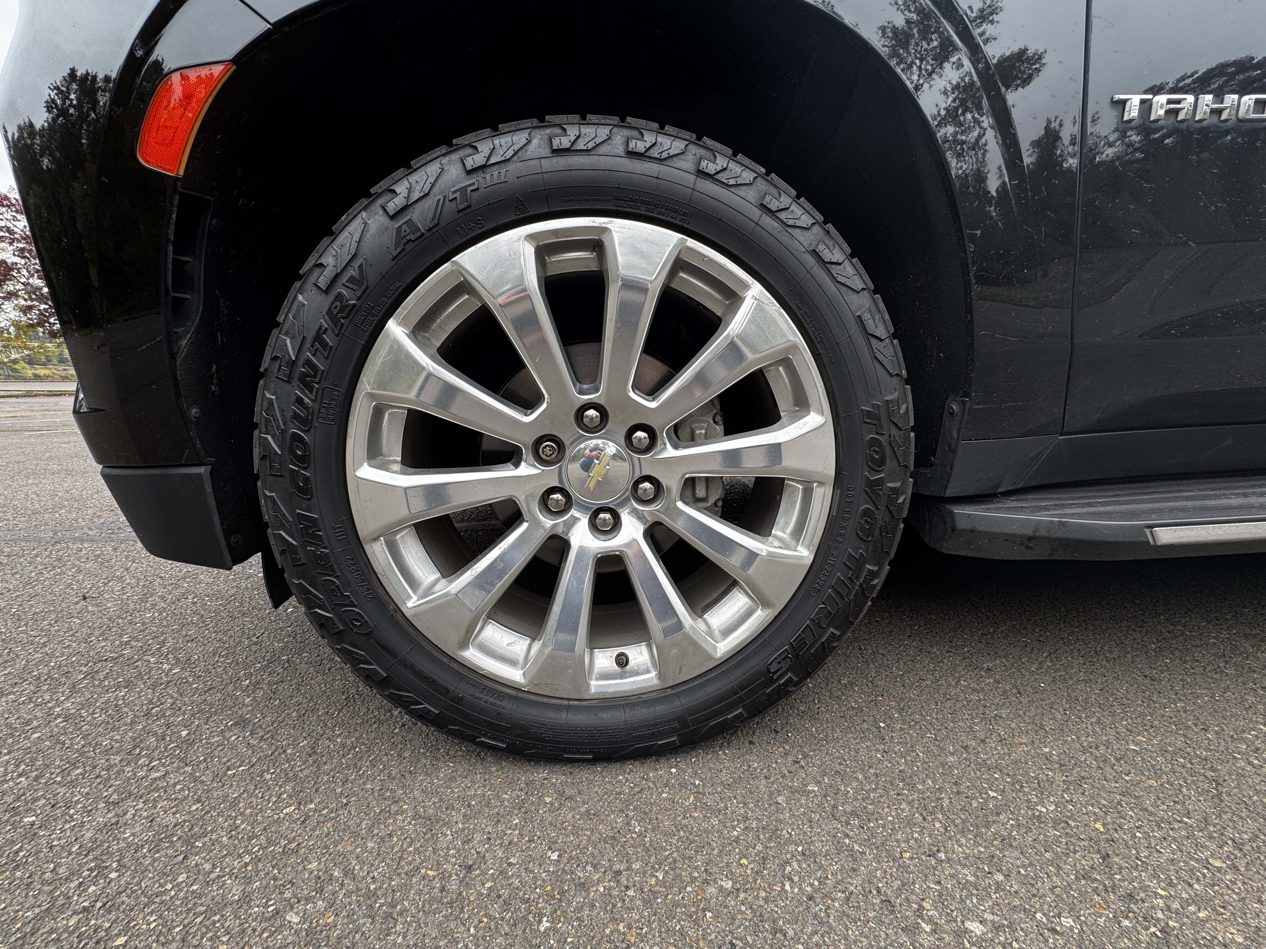 Used 2021 Chevrolet Tahoe Premier w/ Premium Package AWD/4WD image 19