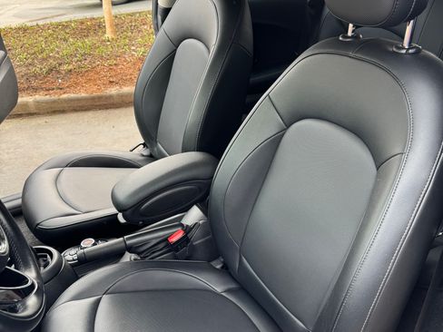 Used 2017 MINI Cooper 2-Door Hardtop image 11