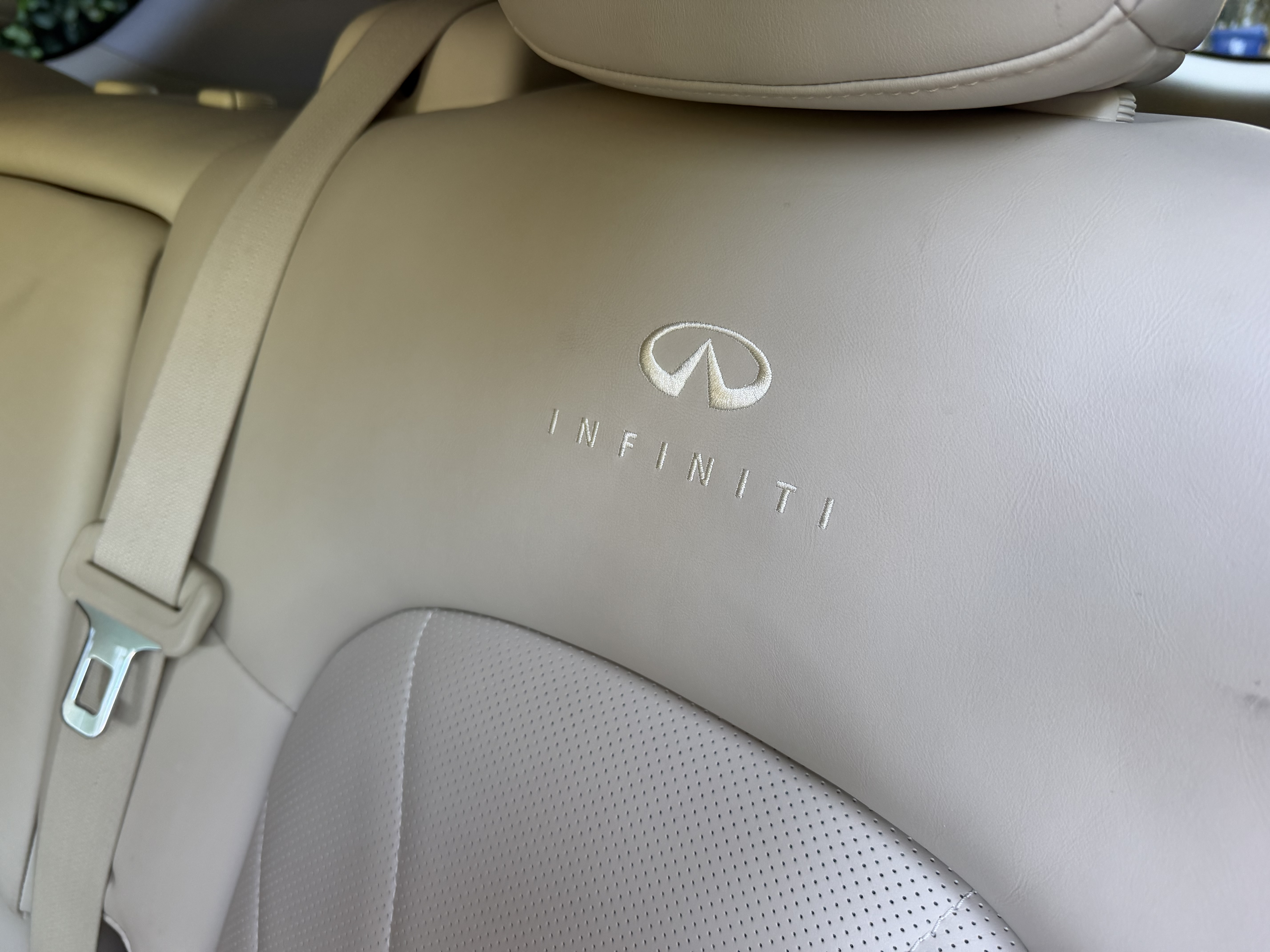 Used 2012 INFINITI QX56 4WD w/ Deluxe Touring Pkg image 13