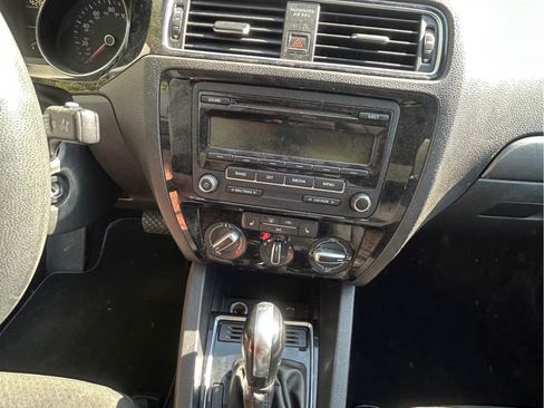 Used 2015 Volkswagen Jetta TDI S image 15