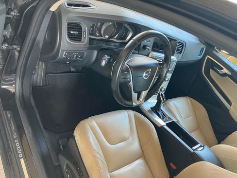 Used 2017 Volvo S60 T5 Dynamic w/ Vision Package image 12