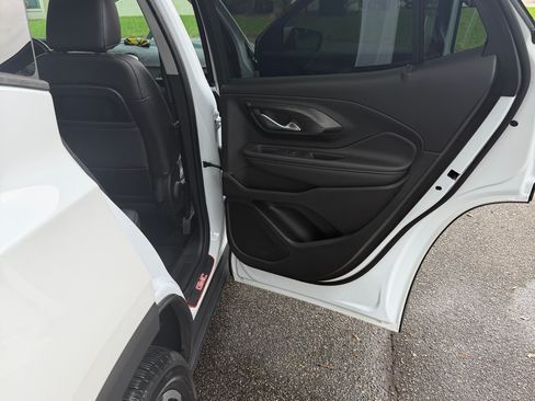 Used 2022 GMC Terrain SLT w/ Infotainment Package II image 10