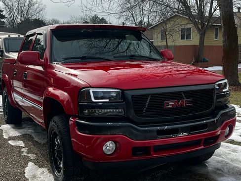 Used 2006 GMC Sierra 1500 SLE w/ Vortecmax Performance Pack image 1