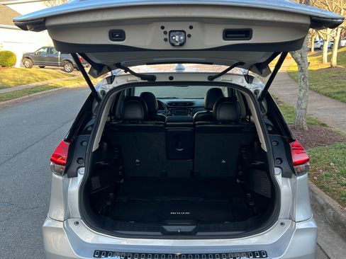 Used 2017 Nissan Rogue SL w/ SL Premium Package image 10