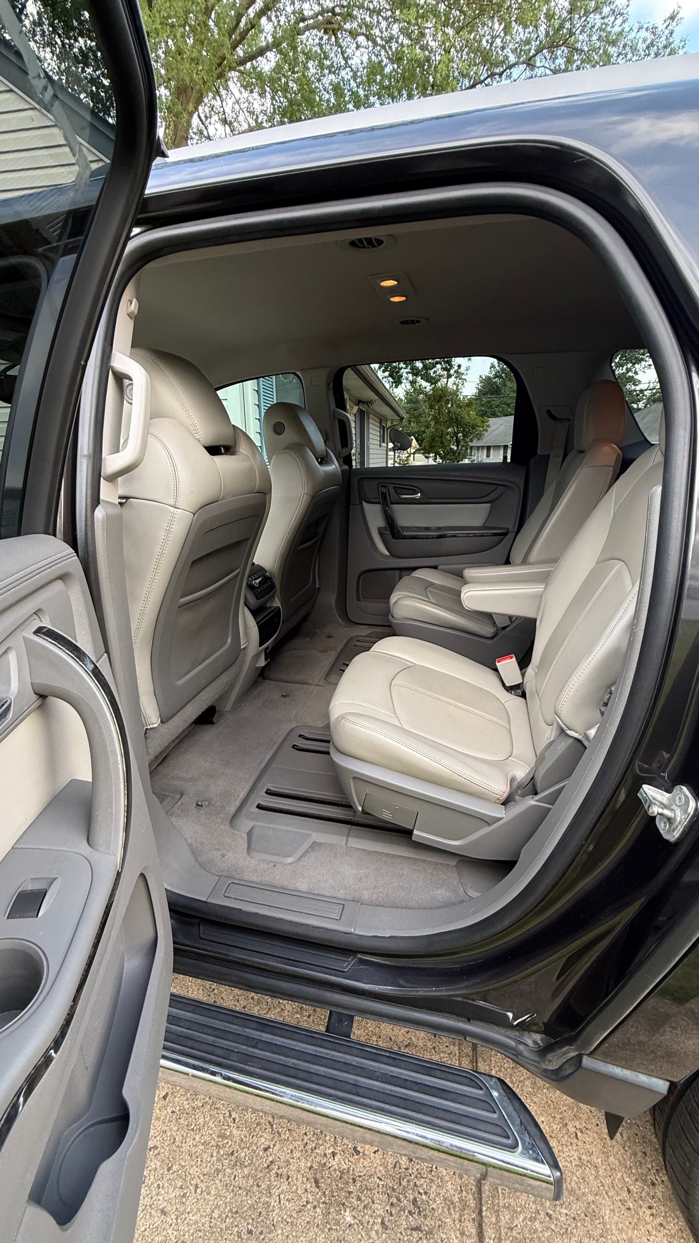 Used 2014 GMC Acadia SLT FWD image 9