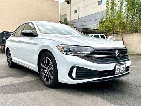 Used 2023 Volkswagen Jetta Sport image 10