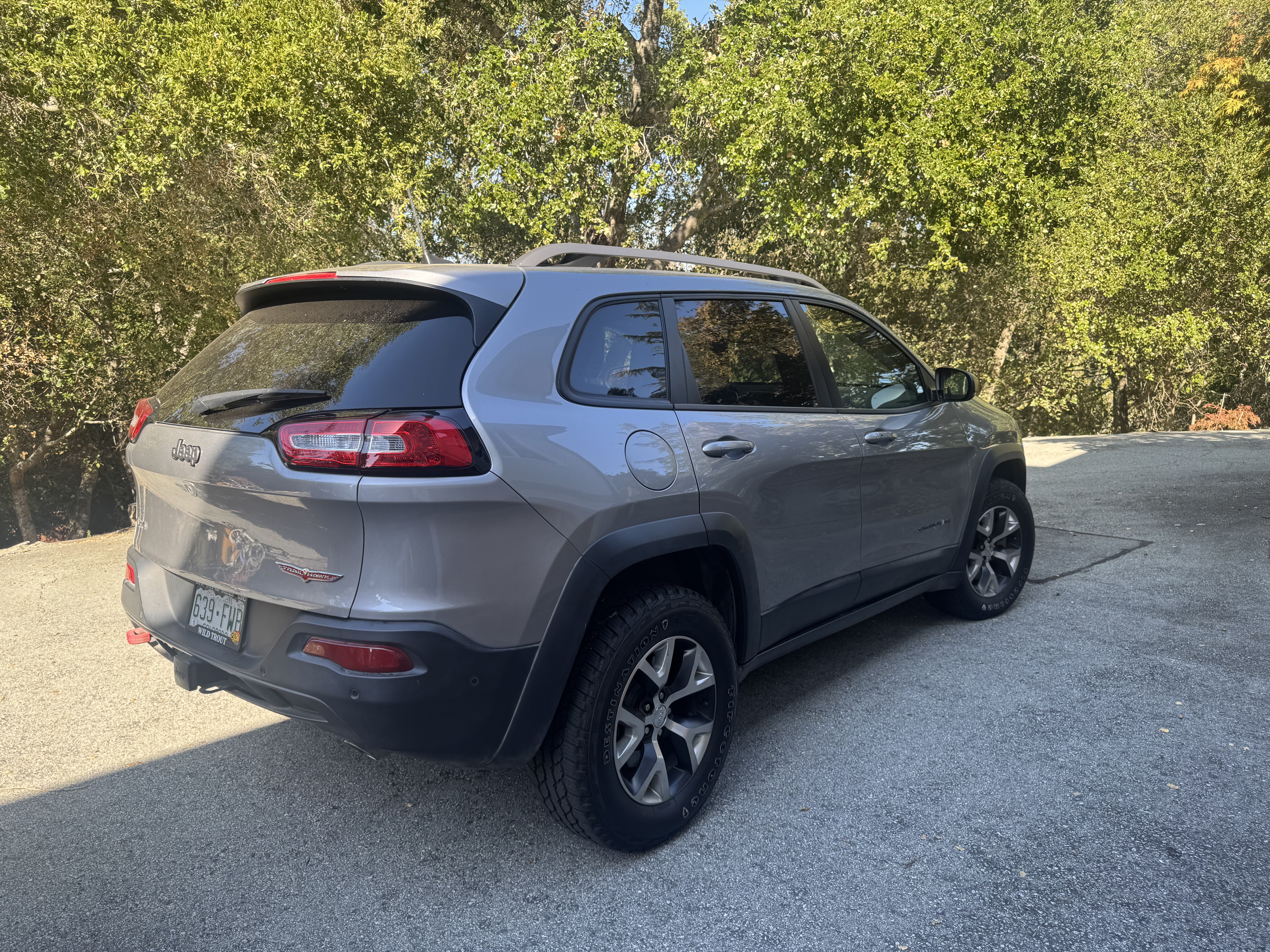 Used 2016 Jeep Cherokee Trailhawk w/ Comfort/Convenience Group AWD/4WD image 6