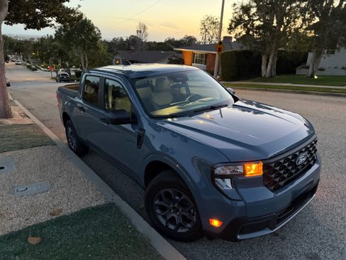 Used 2025 Ford Maverick XLT image 14