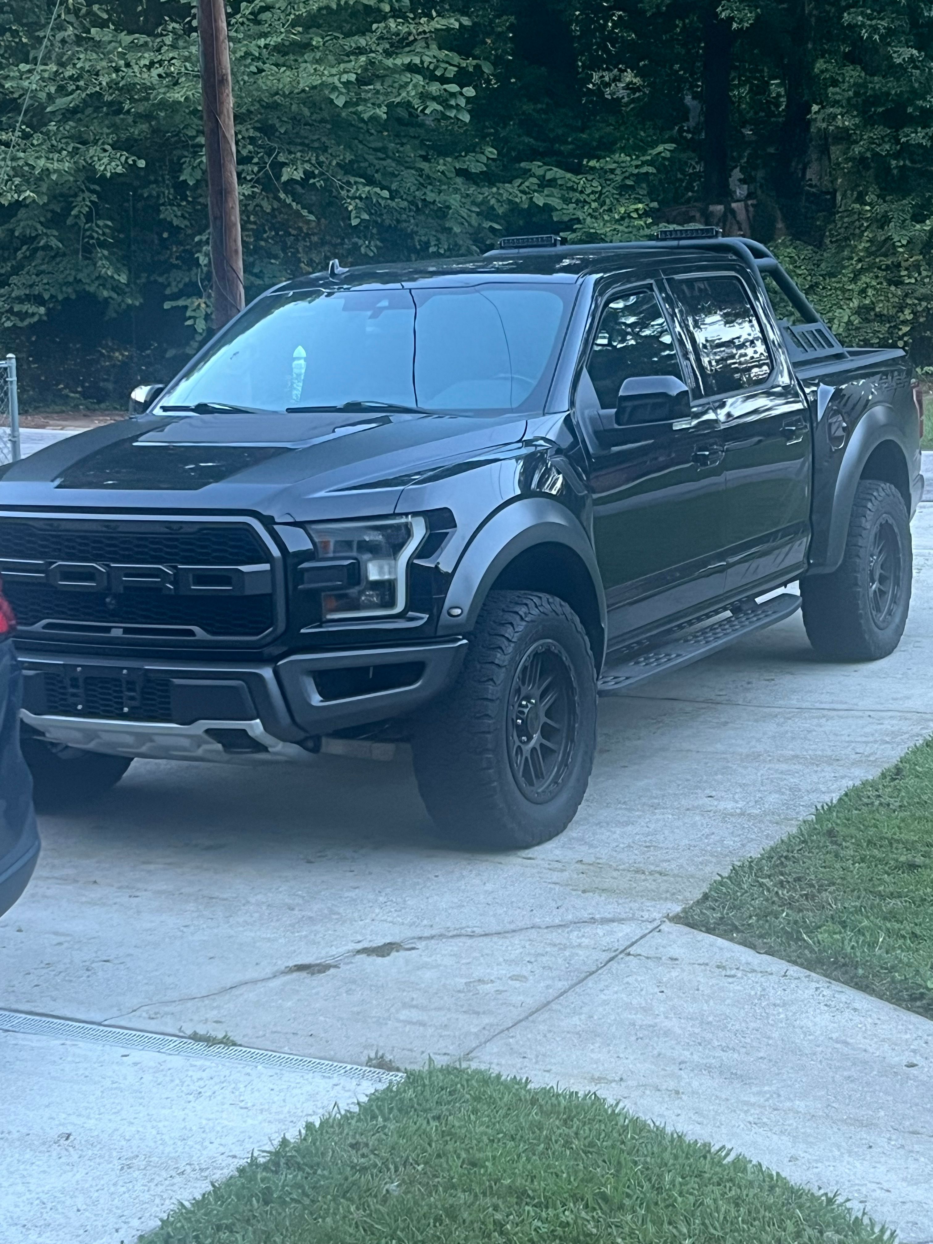 Used 2019 Ford F150 Raptor w/ Equipment Group 802A Luxury AWD/4WD image 13