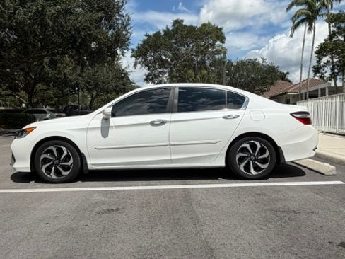 Used 2016 Honda Accord EX image 13