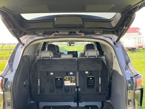 Used 2021 Toyota Sienna XLE FWD image 15