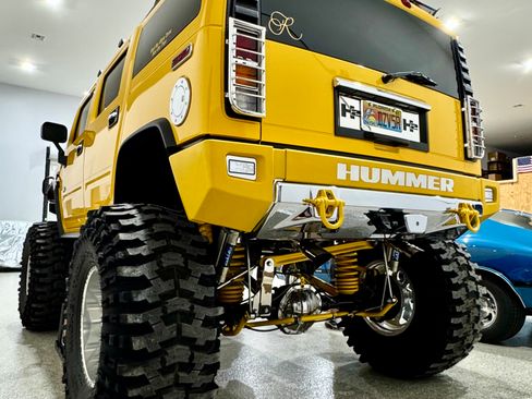 Used 2003 HUMMER H2 w/ Preferred Equipment Group AWD/4WD image 6