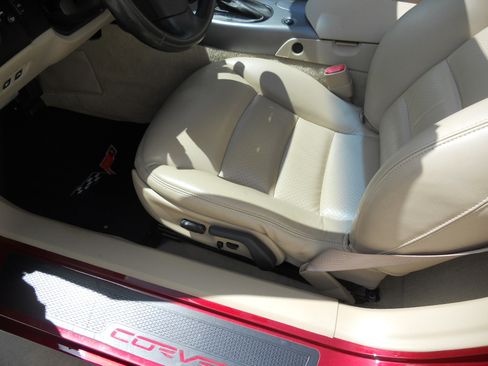 Used 2006 Chevrolet Corvette Convertible w/ Preferred Equipment Group image 8