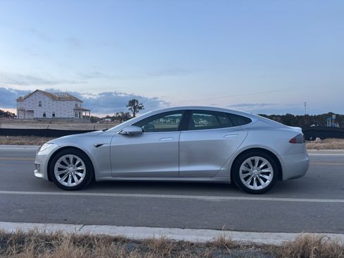 Used 2018 Tesla Model S 75D image 23