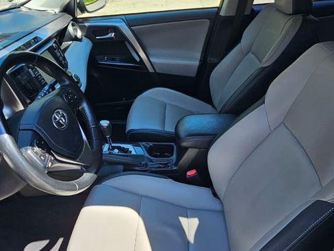 Used 2018 Toyota RAV4 Limited image 26